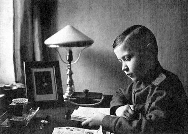 Юрий Ломан в детстве