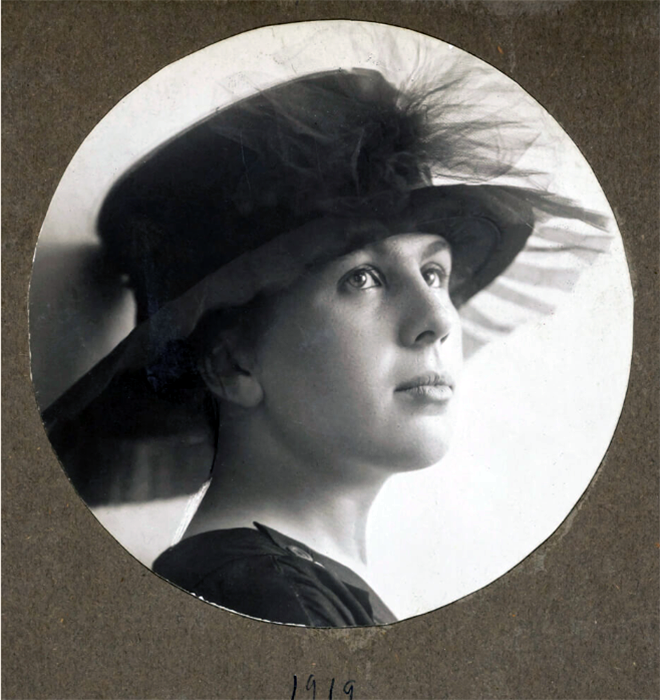 Портрет Параскевы Плистик, 1919