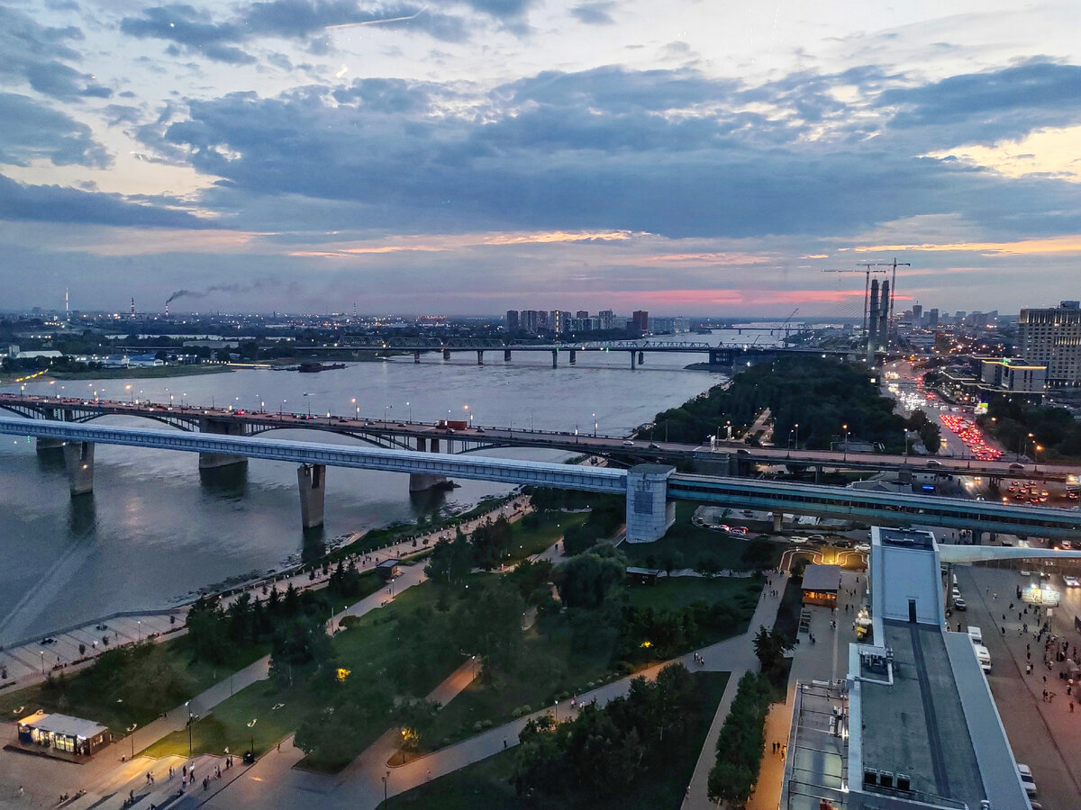 вид с колеса обозрения в Новосибирске