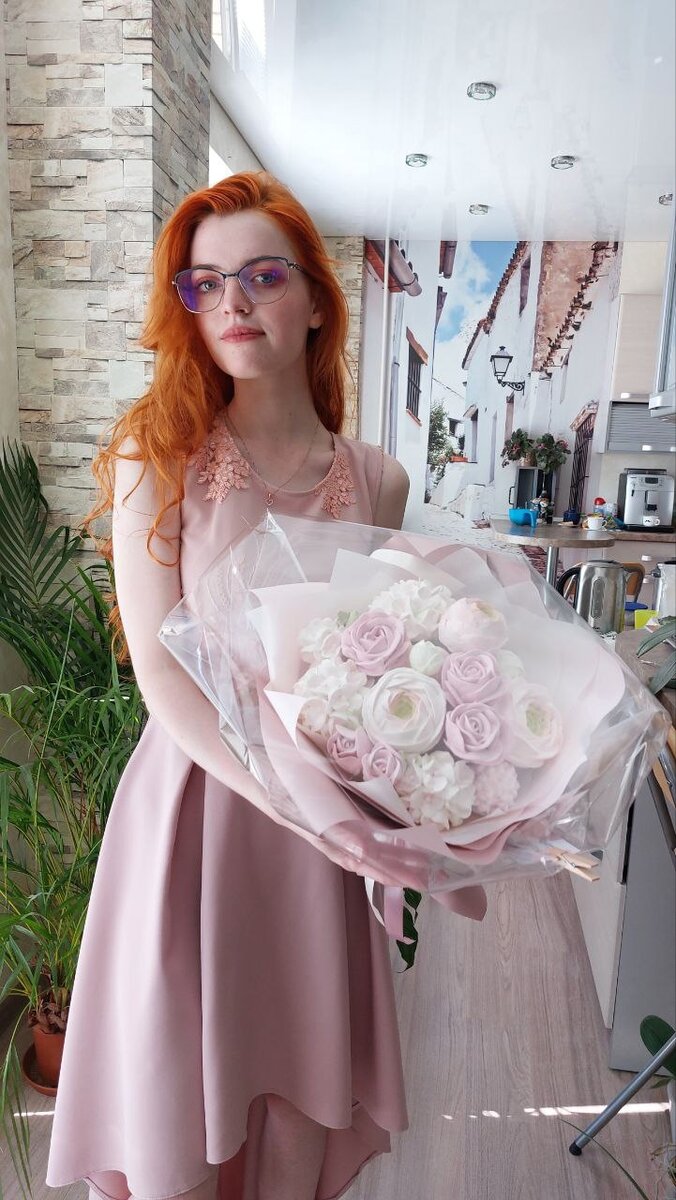 💕 Этот нежный букет из зефирных цветов отправился поздравлять замечательную пару молодоженов.