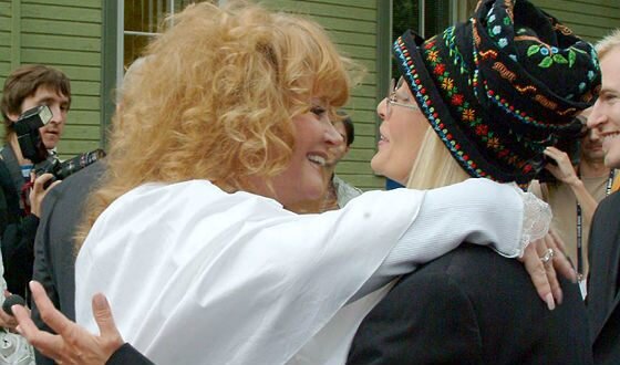 Поклонники певиц в восторге от их дружб