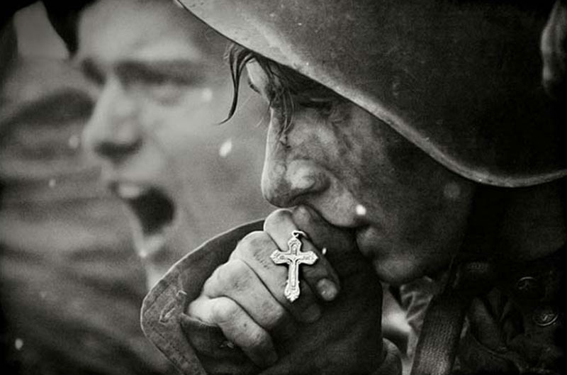 Солдат на войне