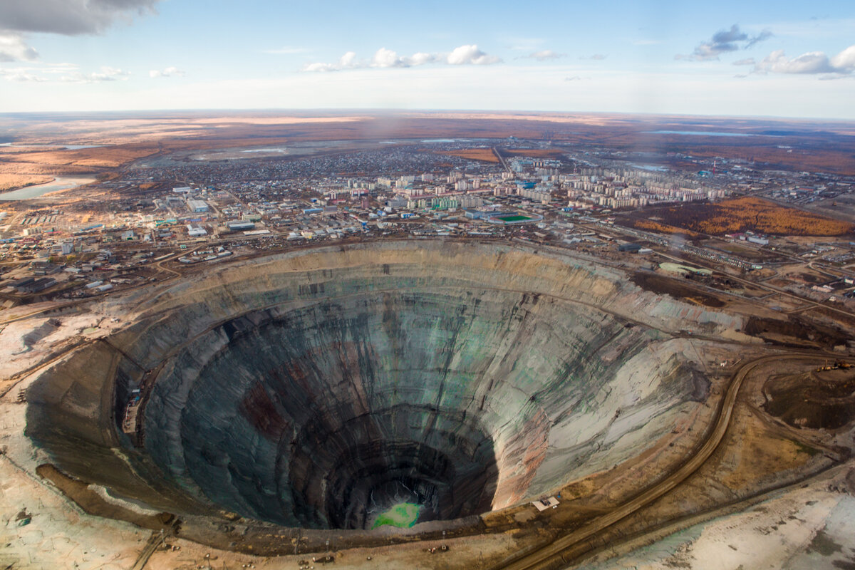 Кимберлитовая трубка фото