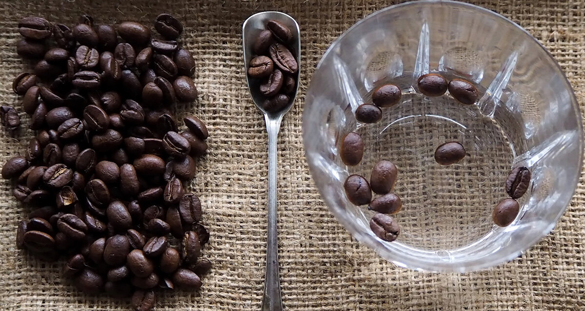 самбука с кофейными зернами