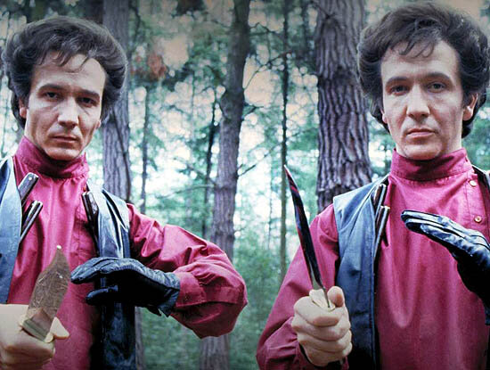 Michka und Grichka, два каррикатурный русских убийцы из цирка из фильма Бондианы с неблагозвучным по нынешним временам названием "Octopussy". Видимо именно они вдохновляли обвинителей при придумывании версии про Петрова и Боширова.