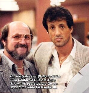 Гил Хиббен и Сильвестр Сталлоне на выставке кастомных ножей в Калифорнии 1985г. За 2 года до того как Гил спроектировал нож для фильма Рэмбо 3.