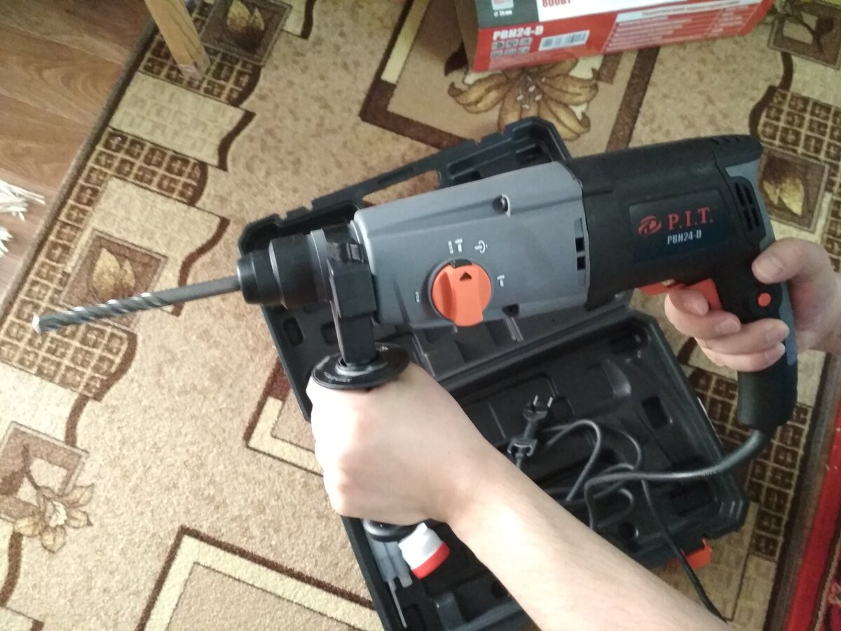 Почему перфоратор. Перфоратор Bosch 2450. Перфоратор PBH 24 S. Отбойный молоток p.i.t. 50 j 2200 w (PBH 50). Перфоратор пит рвн50 ремкомплект.