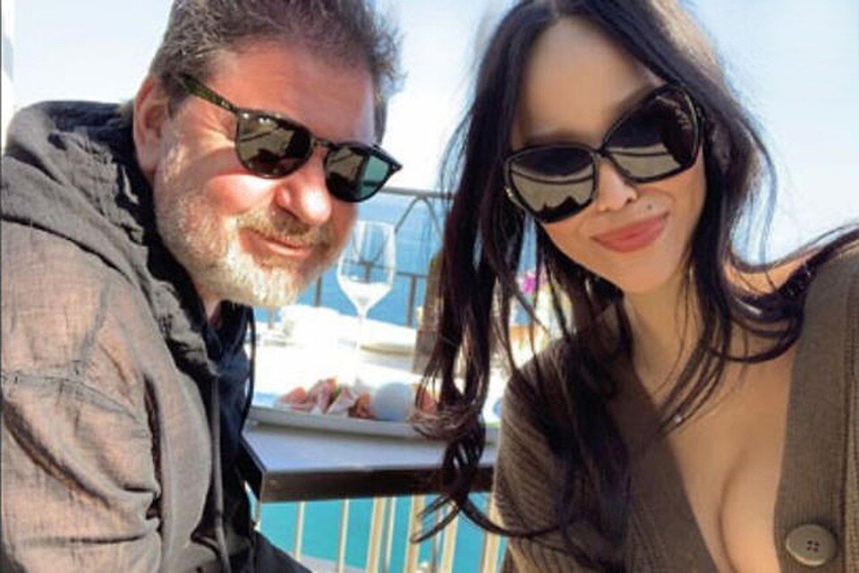 Продюсер отметил 58-летие в Италии с новой избранницей 