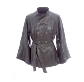 Женская кожаная куртка. Фото с сайта sagitta-stk.ru