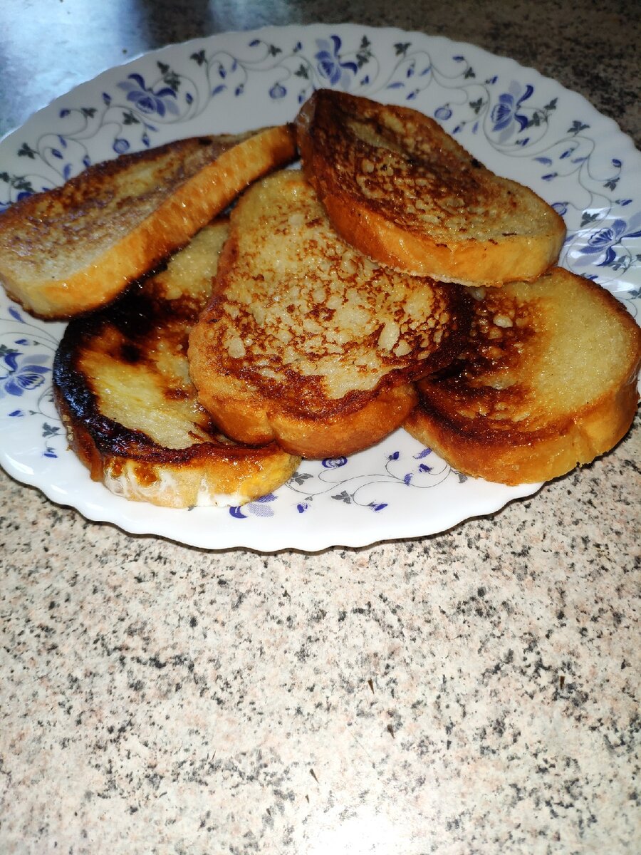 Мой рецепт приготовления Сочной булки в яйце. Фото автора,Дзен канал "Обед Завтрак Ужин . Июль 2019 года, Санкт-Петербург.