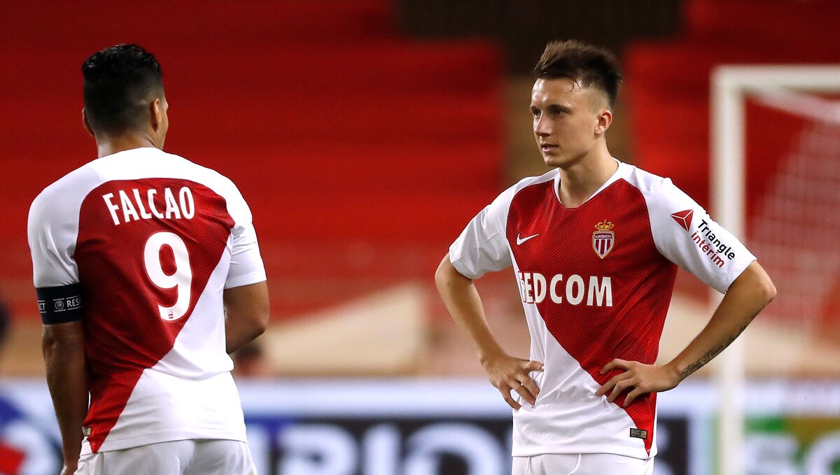 Драка между Фалькао и Головиным на тренировке