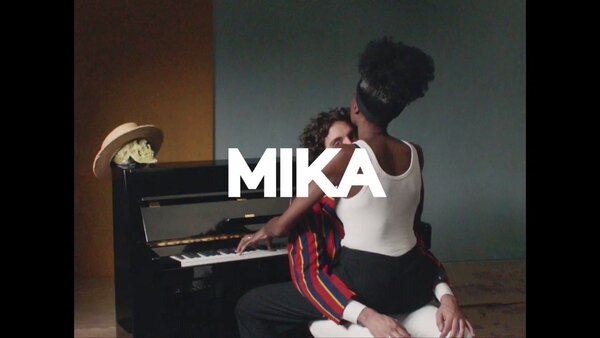 Мика выпустил песню и клип в духе Queen — «Tiny Love»
