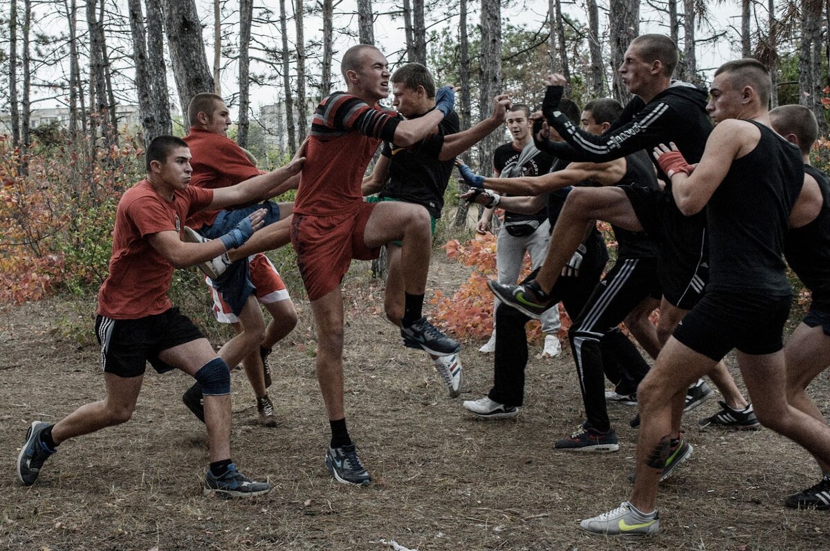 стычки околофутбольных фанатов