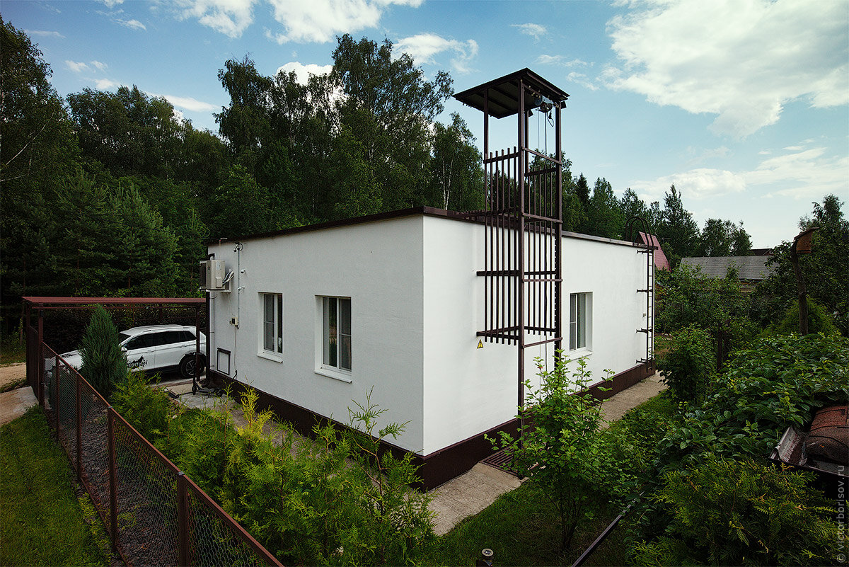 Рассмотрим дом расположенный в Московской области (в других областях стоимость энергоносителей может быть иной).  
