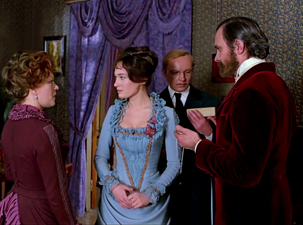 на дне рождения Ларисы