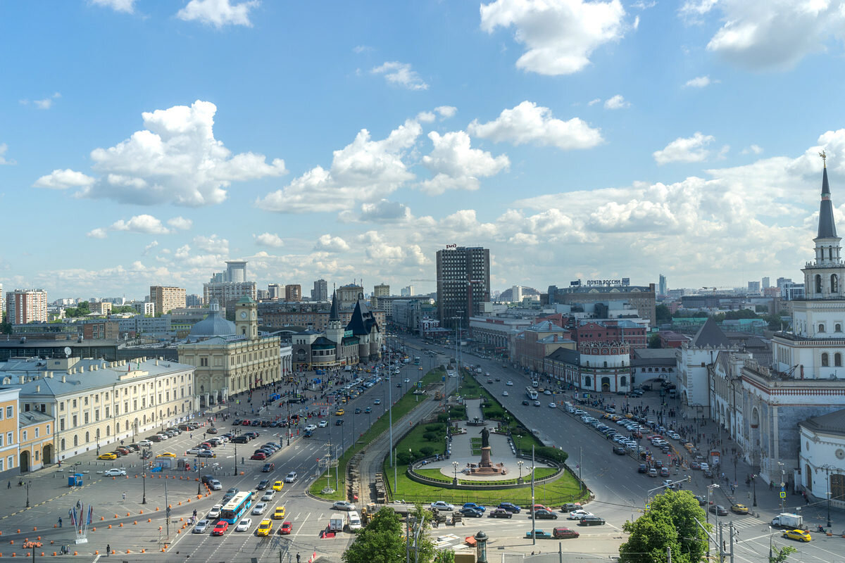 Так выглядит Комсомольская площадь в наши дни.