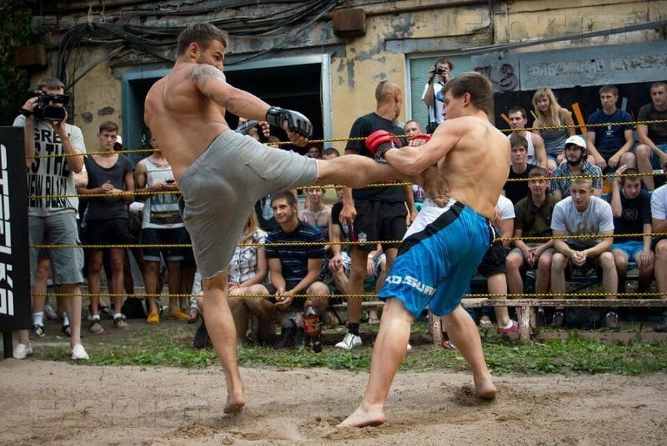 Бой на улице 