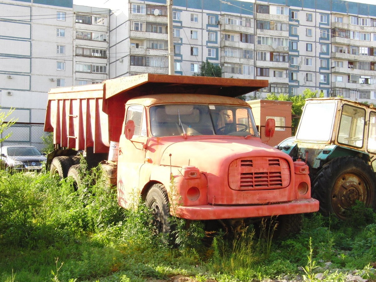 Самарские автомобили. Брошенные авто Самара. Брошенные автомобили Самары. Заброшенные машины в Самаре. Самара Старая машина заброшенная.