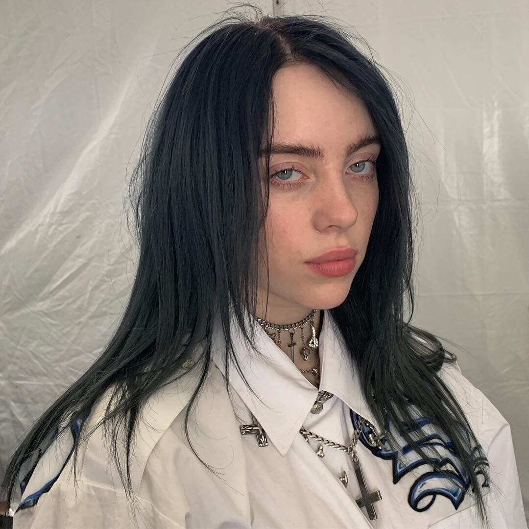 Billie Eilish  
Источник : instagram