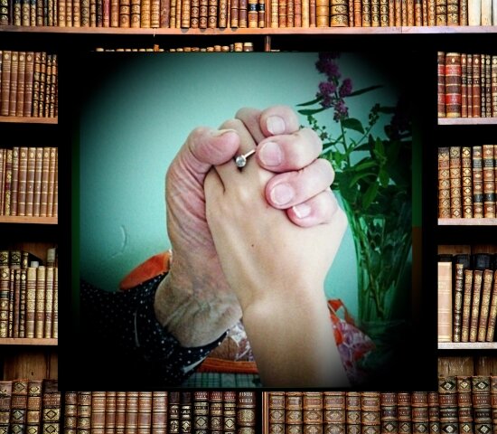 Безмерно дорогое для меня фото. Я и любимая бабуля в последний год перед ее уходом