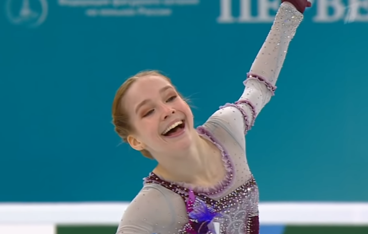 Елизавета Берестовская. Первенство России среди юниоров 2021. Источник фото: YouTube канал Первого канала.