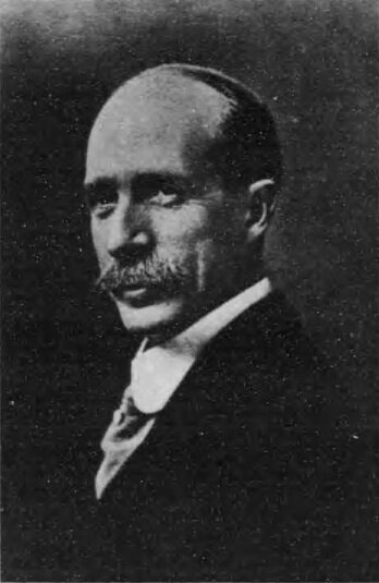 Сидни Льюис Гулик (10 апреля 1860 - 20 декабря 1945) был американским священником и миссионером из Теологической семинарии Союза. Ведущая фигура в кампании по вопросу антияпонской иммиграции проводя кампании за изменение так называемого "антияпонского закона об иммиграции" просвещая американскую общественность с целью продвижения доброй воли между США и Японией.