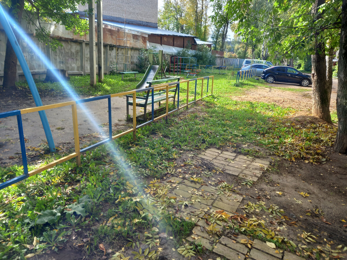 Детская площадка в г. Костроме, ул. Ленина, 100б