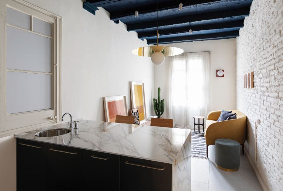 Интерьер маленькой квартиры (42 м2) в морской эстетике без излишеств 