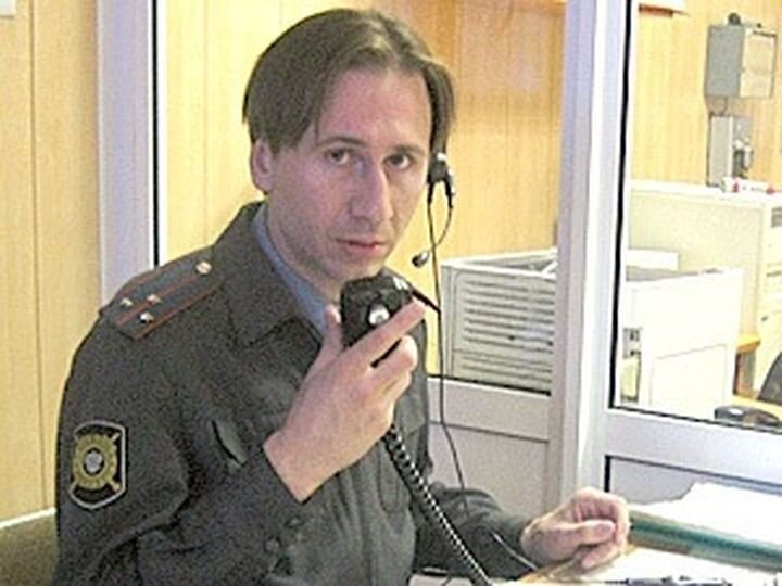 Мечтаю, чтобы в руках был микрофон. 