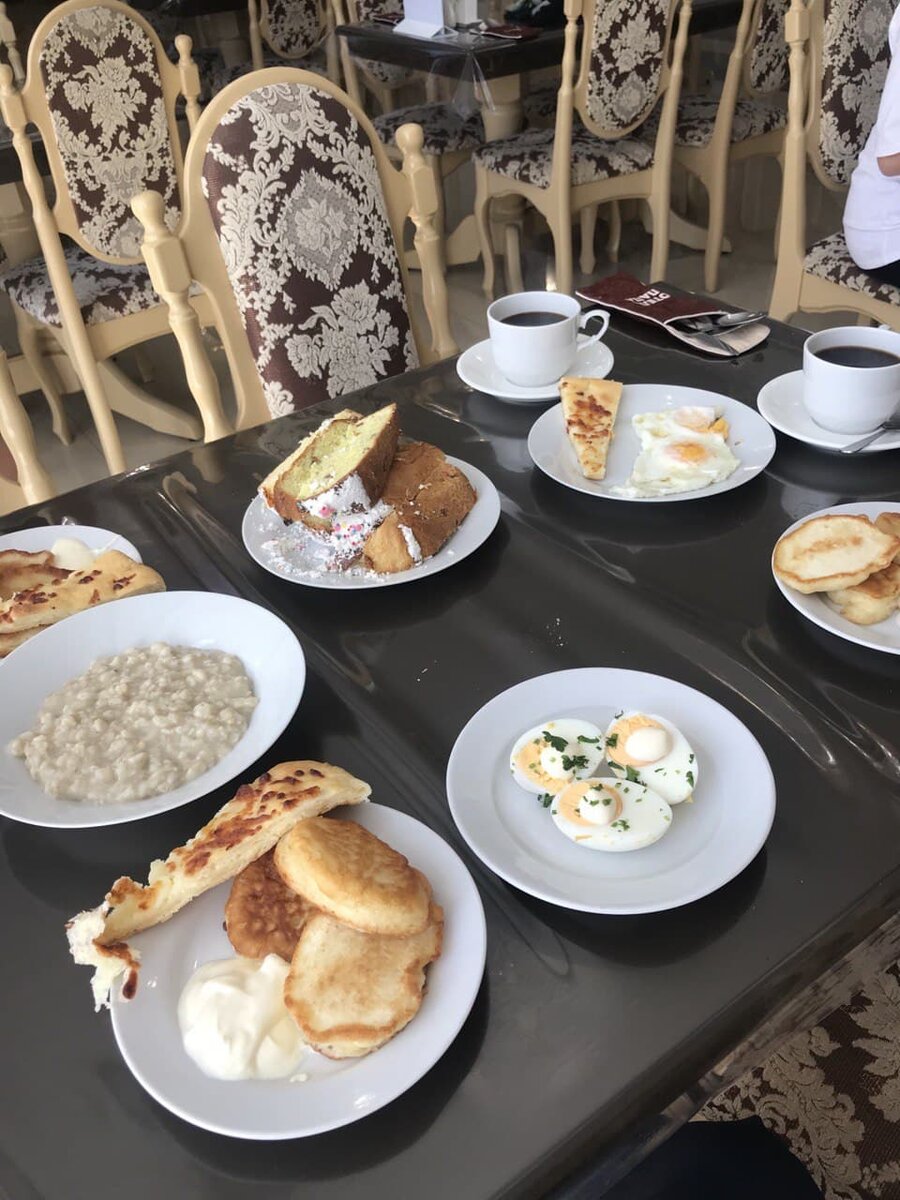 Пасхальный завтрак в Абхазии.