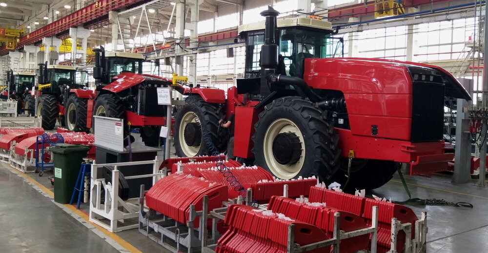 Сборка тракторов РСМ. Фотографии мои!