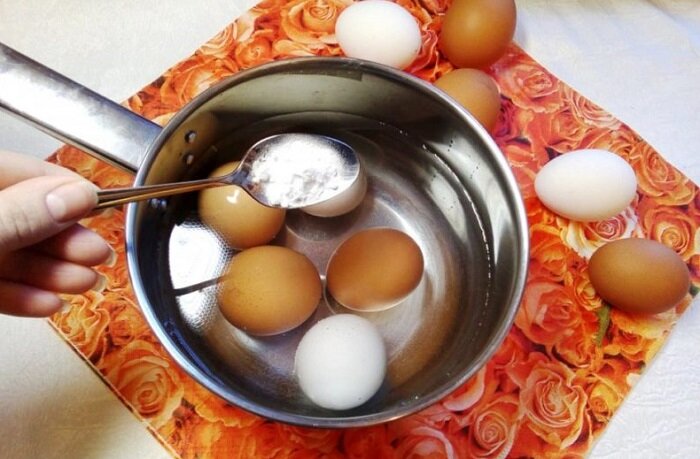 Знать все хитрости и тонкости готовки мечтают многие хозяйки, ведь они так сильно упрощают процесс создания кулинарных шедевров. Если ваш список еще недостаточно полон, Novate.ru предлагает взять на вооружение несколько проверенных трюков, которые точно превратят пребывание на кухне в настоящее удовольствие.