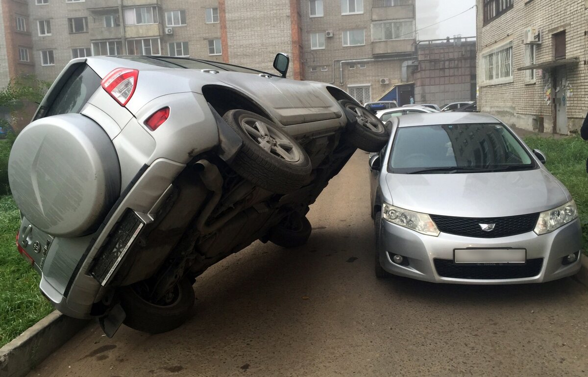 Дтп во дворе. Кто прав, а кто виноват? Разбор типовых ситуаций