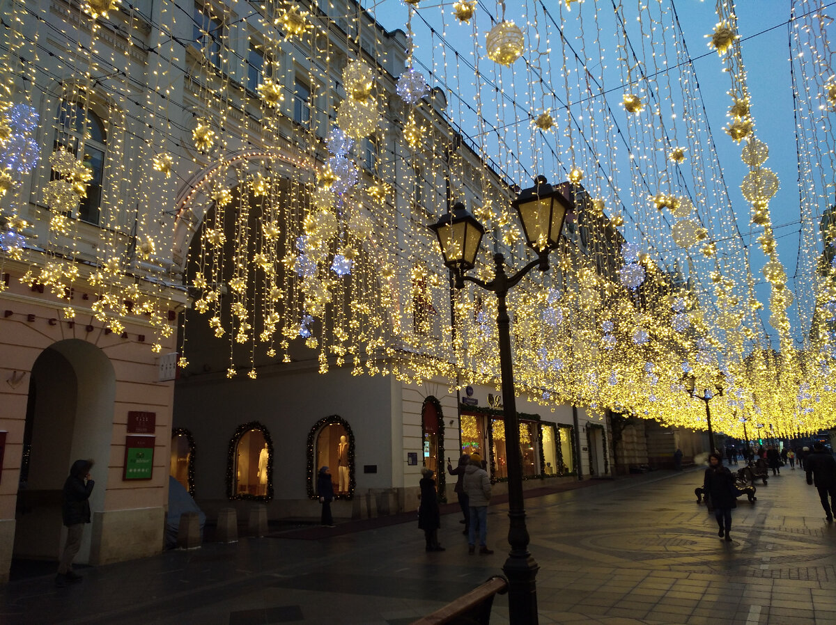 никольская площадь москва