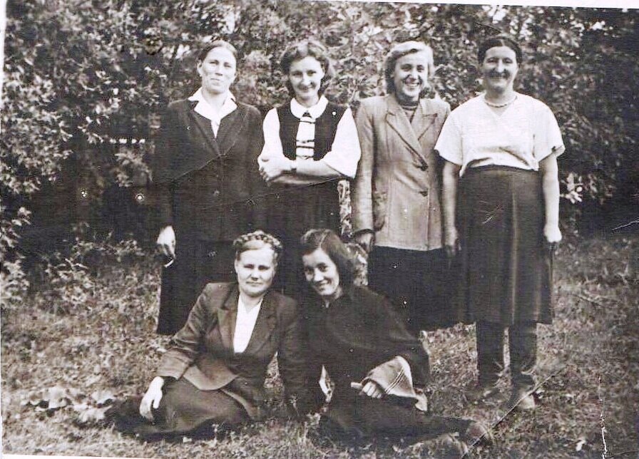 Девушки 40-х