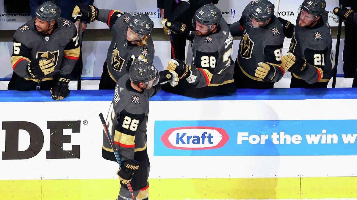    Игрок ХК "Вегас Голден Найтс" Пол Штястны© Фото : JEFF VINNICK