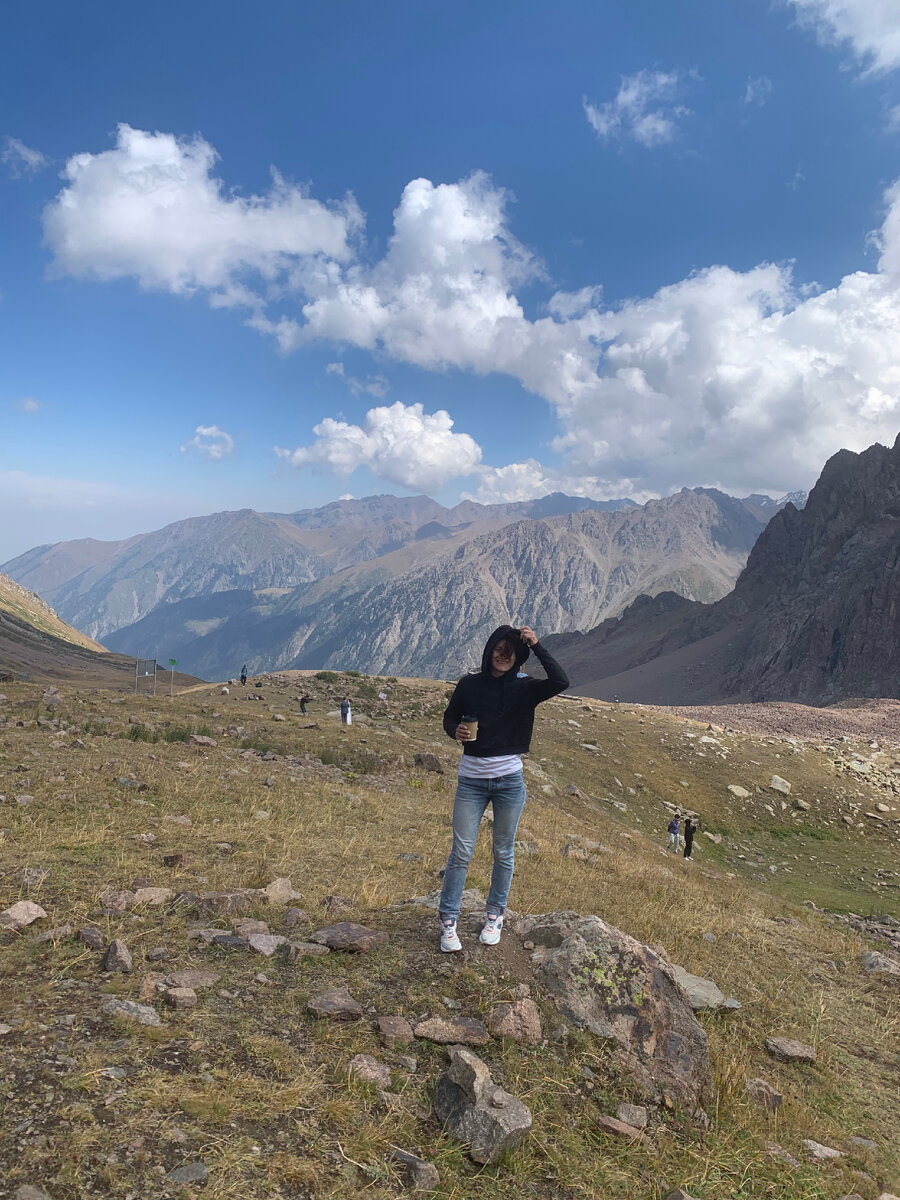 В горы ездили мы, я и он, он и я) Фоткались)
