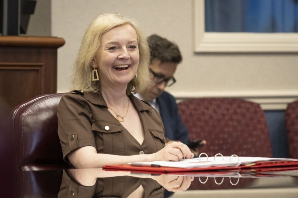    Страницу о Лиз Трасс в Википедии взломали