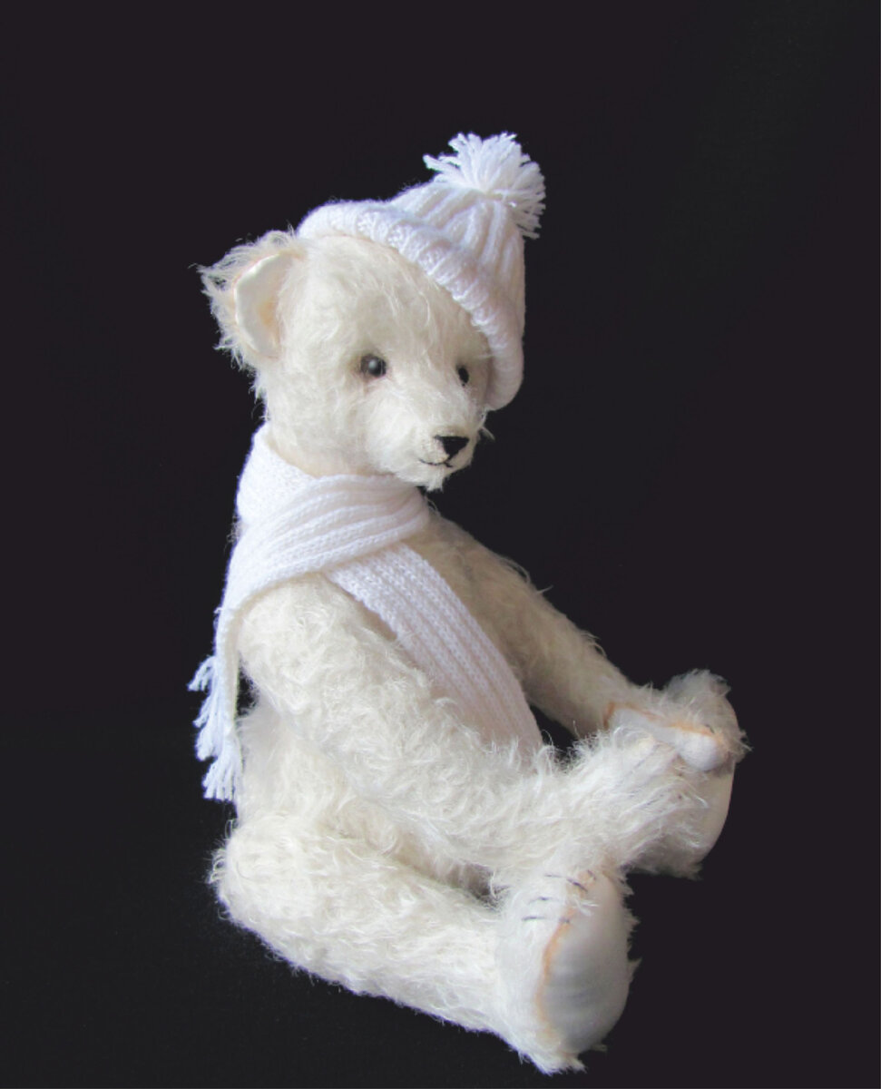 Мишка белый. Рост 34см. Мохер- антик. Холлофайбер. 2015. 