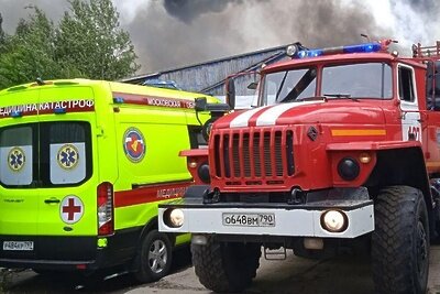    Пожар на складе с удобрениями в Раменском ©