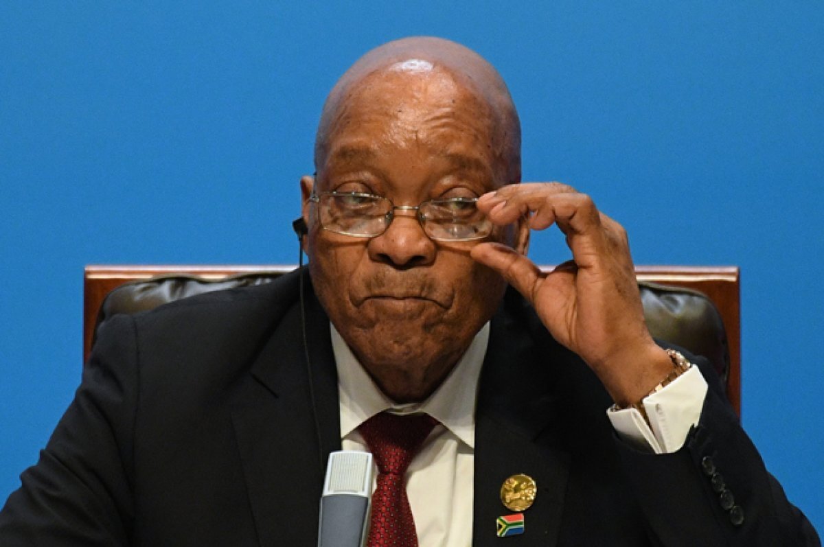    Экс-президента ЮАР обвиняли по 700 эпизодам, но отсидел он два месяца: места в тюрьме закончились.