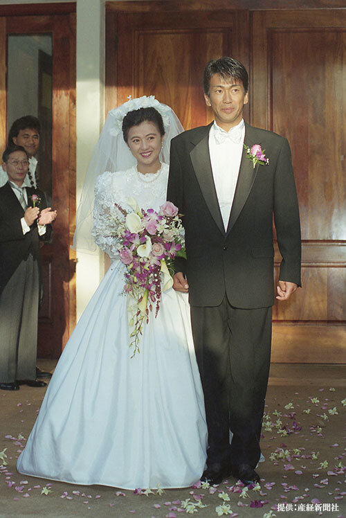 Свадьба Кодзи Тамаки и Хироко Якусидзи. 1991 год. Фото с сайта https://grapee.jp/899271
