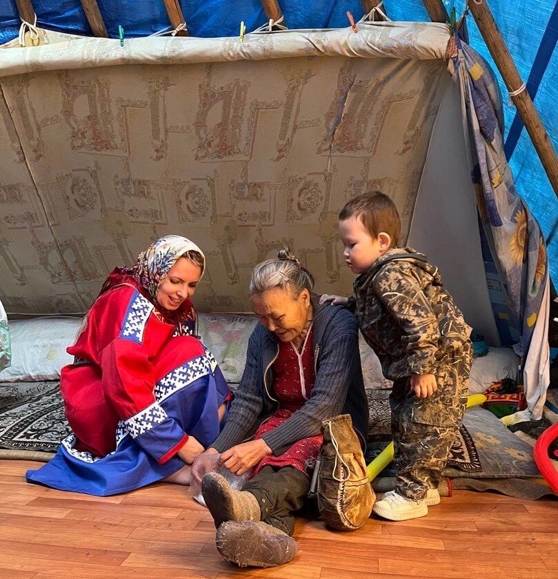 Рукоделие - любимое занятие в чуме у женщин из рода Лесные ненцы 