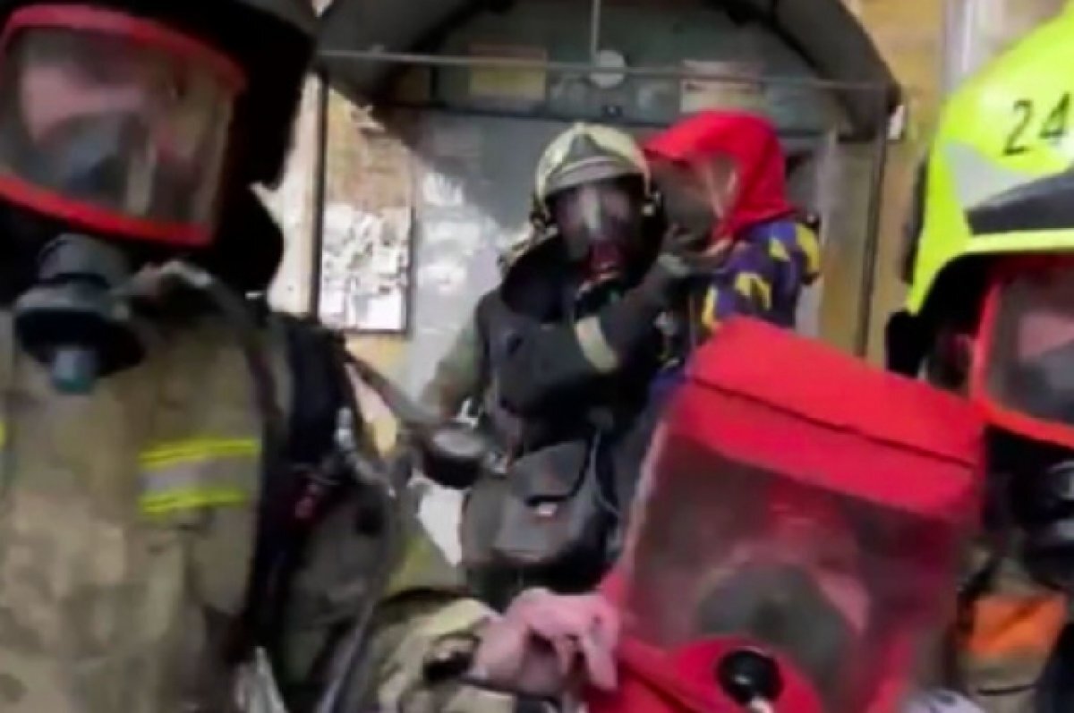    Омские пожарные спасли из горящего дома семерых человек