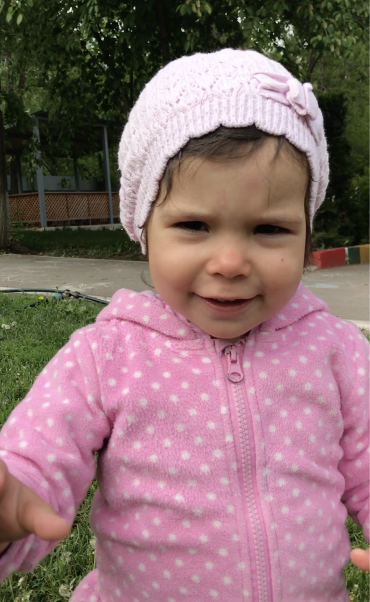 Аня в доме ребенка.