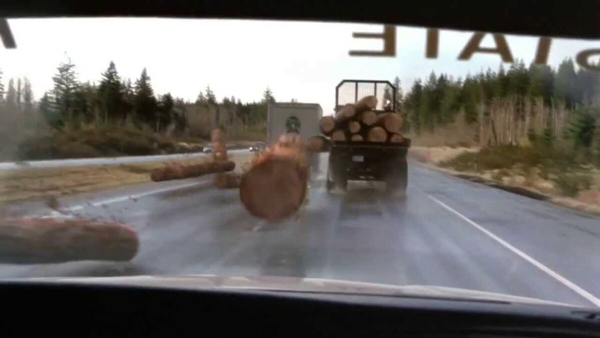 Та самая машина с бревнами