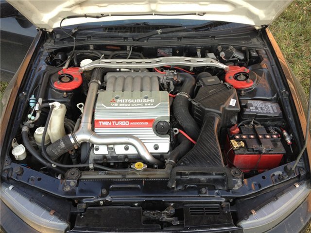 Компоновка под капотного пространства  