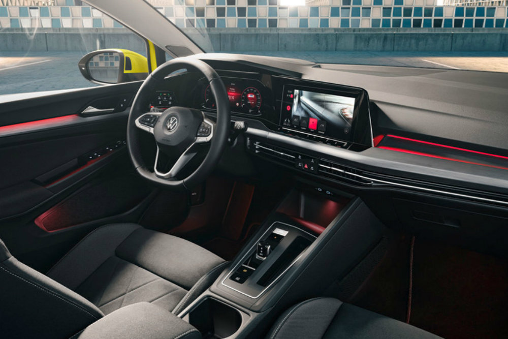 Салон Volkswagen Golf восьмого поколения(фото из интернета)