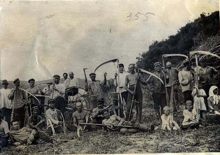 Советские колхозники 1930-е годы. Фото взято из открытых источников. 