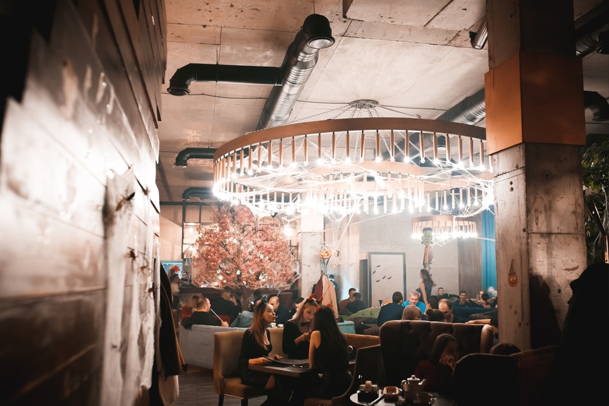 Время работы с 11:00 до 2:00.